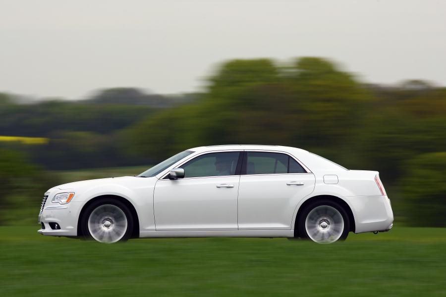  Chrysler 300C 2012 года  (UK) (фото 55 из 91)
